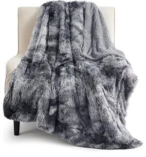 Bedsure GentleSoft Fluffy Fuzzy Faux Fur Throw Blanket